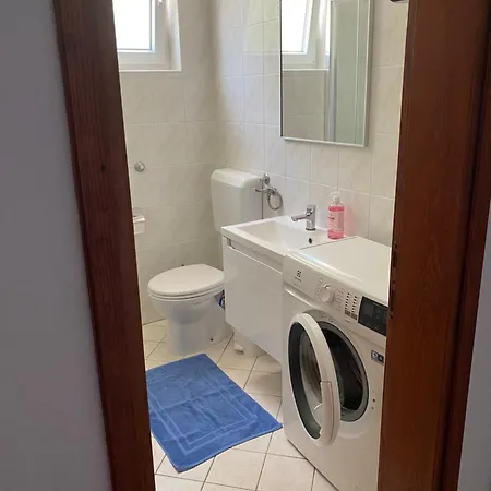 Apartments Zara Pensionat 3*