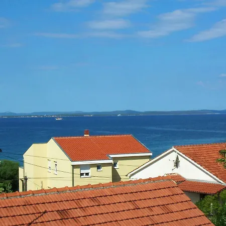 Pensionat Apartments Zara 3*