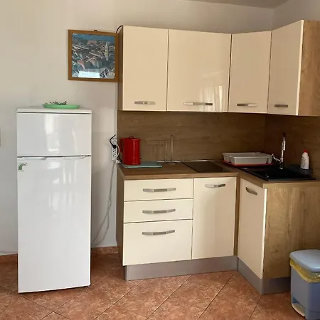 게스트하우스 Apartments Zara 3*