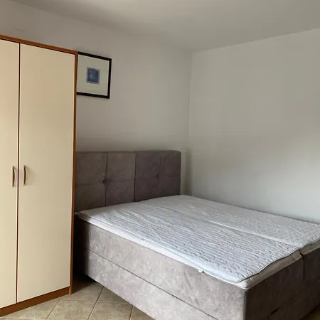 Apartments Zara 3*