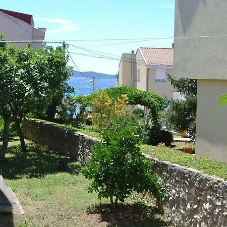 Guest house Apartments Zara Zadar