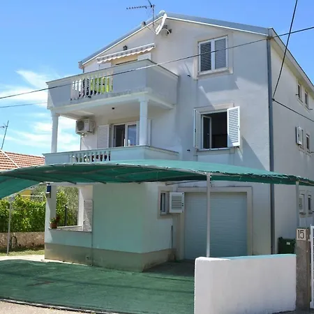 Guest house Apartments Zara Zadar