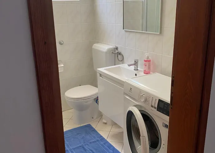 Apartments Zara Guest house 3*