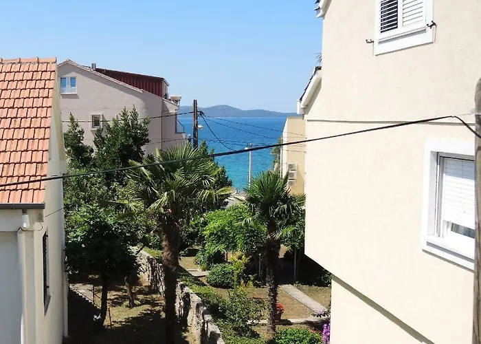 Apartments Zara Konukevi 3*