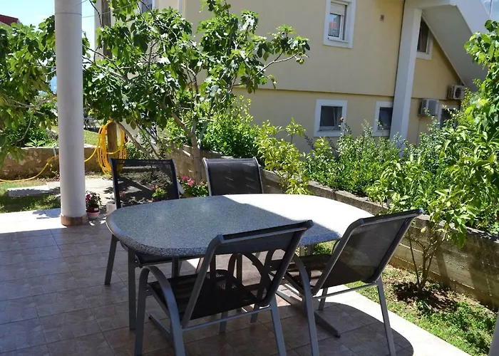 Konukevi Apartments Zara 3*