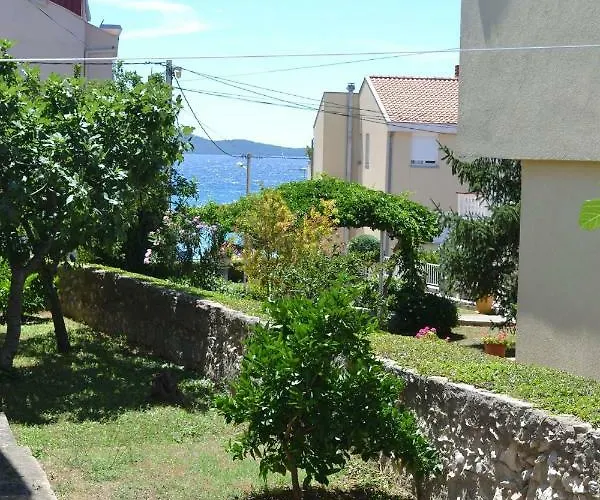 Guest house Apartments Zara Zadar