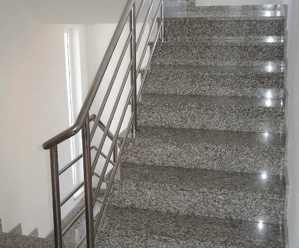 Apartments Zara Guest house 3*